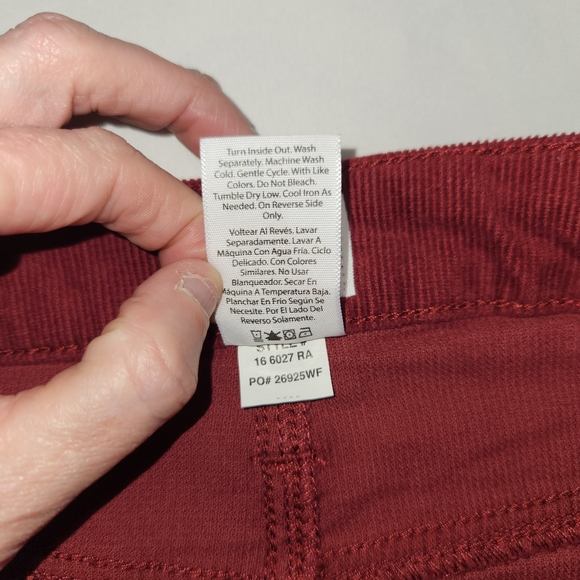 ⭐️NWT Time & Tru Size 6 Burgundy Corduroy Midi Skirt Front Slit 5 Pocket Classic - Picture 10 of 10